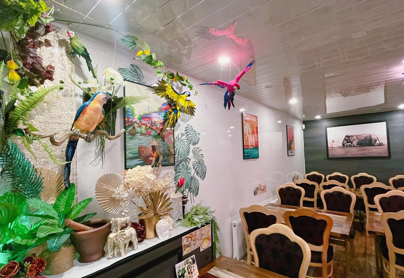 From IT to the Kitchen: A Hong Kong Couple’s Thai Restaurant Journey in the UK