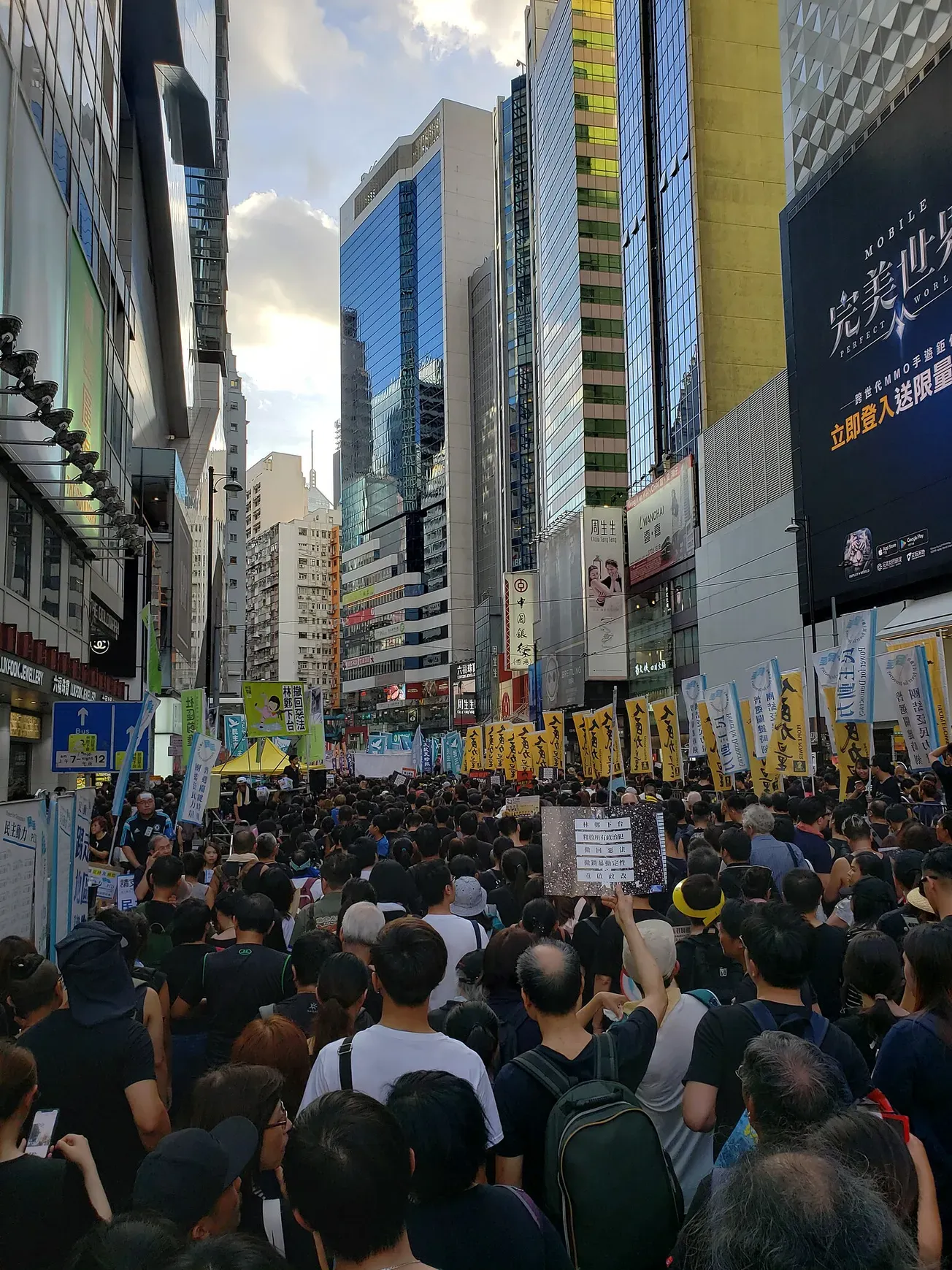 Is the theory of "decolonization" really applicable to Hong Kong?